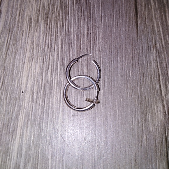 Tiny Sterling silver infinity hoop earrings 1 set - Picture 3 of 3